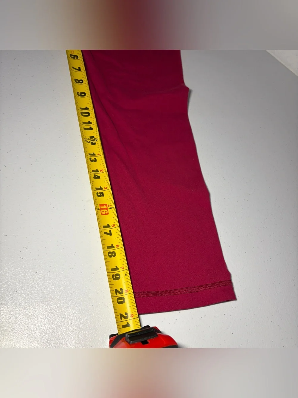 Lululemon Athletica Women's Wunder Under Cropped Leggings Red Solid Logo Size 6